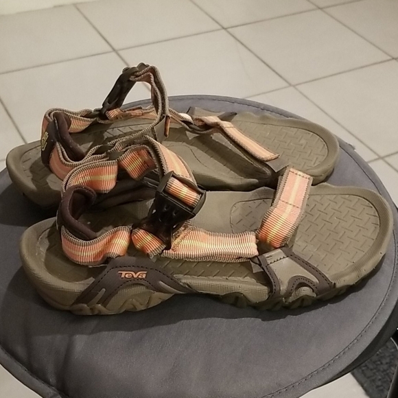 💕TEVA💕 Sandals - Picture 5 of 7